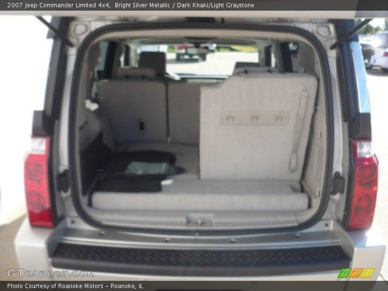 Bright Silver Metallic / Dark Khaki/Light Graystone 2007 Jeep Commander Limited 4x4