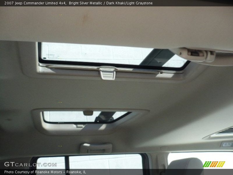 Bright Silver Metallic / Dark Khaki/Light Graystone 2007 Jeep Commander Limited 4x4