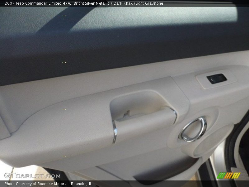 Bright Silver Metallic / Dark Khaki/Light Graystone 2007 Jeep Commander Limited 4x4