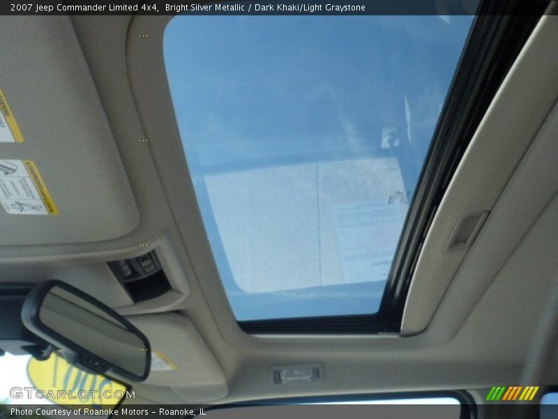 Bright Silver Metallic / Dark Khaki/Light Graystone 2007 Jeep Commander Limited 4x4