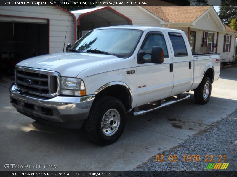 Oxford White / Medium Flint Grey 2003 Ford F250 Super Duty XLT Crew Cab 4x4