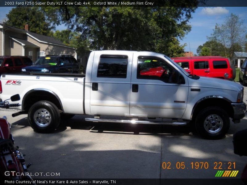 Oxford White / Medium Flint Grey 2003 Ford F250 Super Duty XLT Crew Cab 4x4