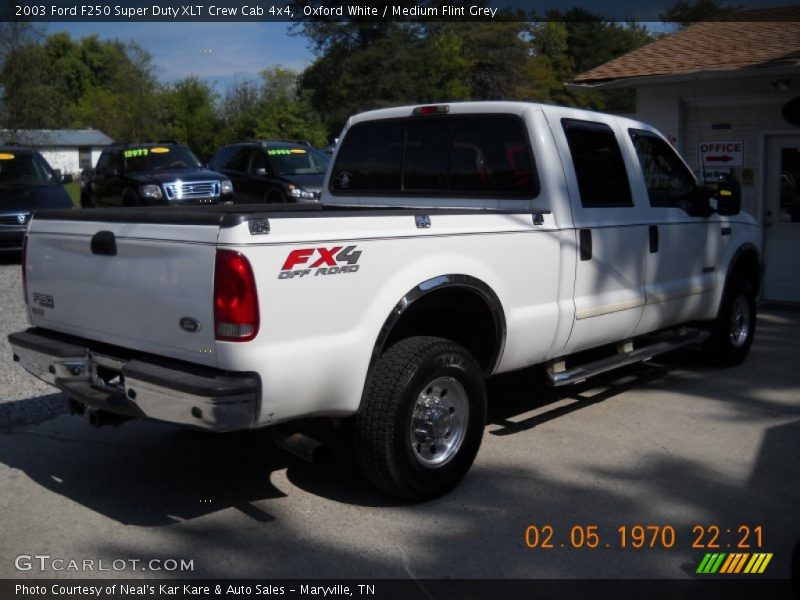 Oxford White / Medium Flint Grey 2003 Ford F250 Super Duty XLT Crew Cab 4x4