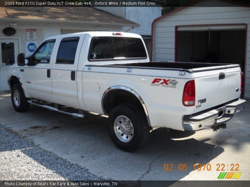 Oxford White / Medium Flint Grey 2003 Ford F250 Super Duty XLT Crew Cab 4x4