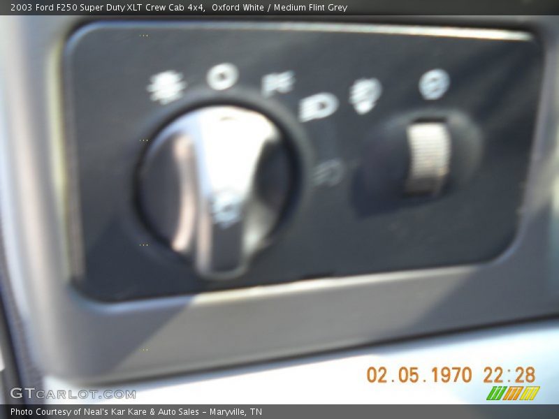 Oxford White / Medium Flint Grey 2003 Ford F250 Super Duty XLT Crew Cab 4x4