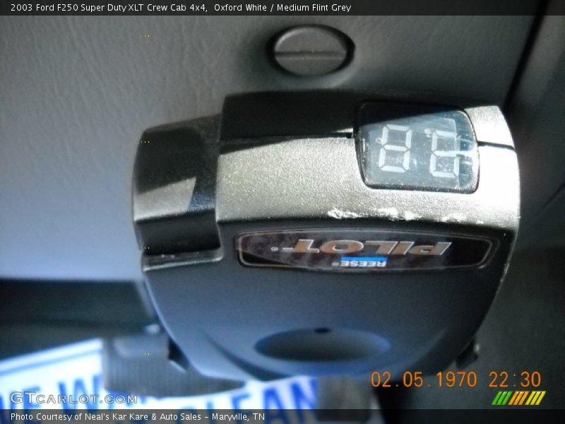 Oxford White / Medium Flint Grey 2003 Ford F250 Super Duty XLT Crew Cab 4x4