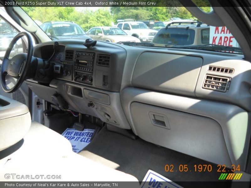 Oxford White / Medium Flint Grey 2003 Ford F250 Super Duty XLT Crew Cab 4x4