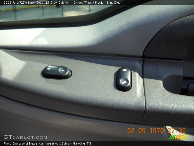 Oxford White / Medium Flint Grey 2003 Ford F250 Super Duty XLT Crew Cab 4x4