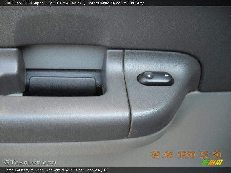 Oxford White / Medium Flint Grey 2003 Ford F250 Super Duty XLT Crew Cab 4x4