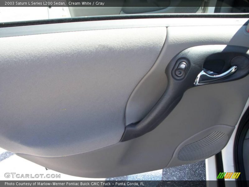 Cream White / Gray 2003 Saturn L Series L200 Sedan