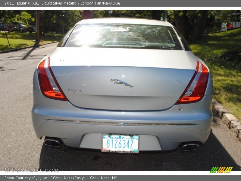 Liquid Silver Metallic / London Tan/Navy Blue 2011 Jaguar XJ XJL
