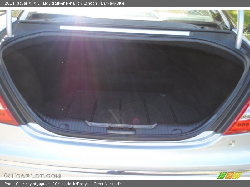 Liquid Silver Metallic / London Tan/Navy Blue 2011 Jaguar XJ XJL