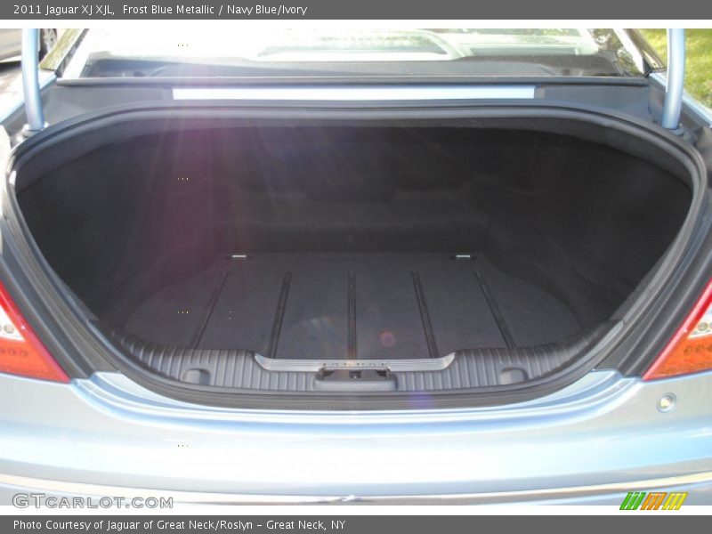  2011 XJ XJL Trunk