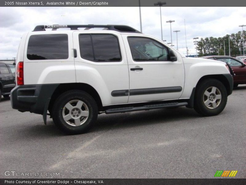 Avalanche White / Desert/Graphite 2005 Nissan Xterra S
