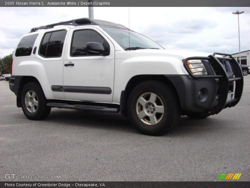 Avalanche White / Desert/Graphite 2005 Nissan Xterra S
