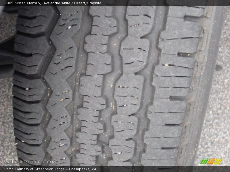 Avalanche White / Desert/Graphite 2005 Nissan Xterra S