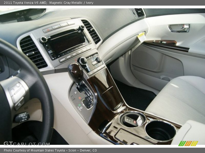 Magnetic Gray Metallic / Ivory 2011 Toyota Venza V6 AWD