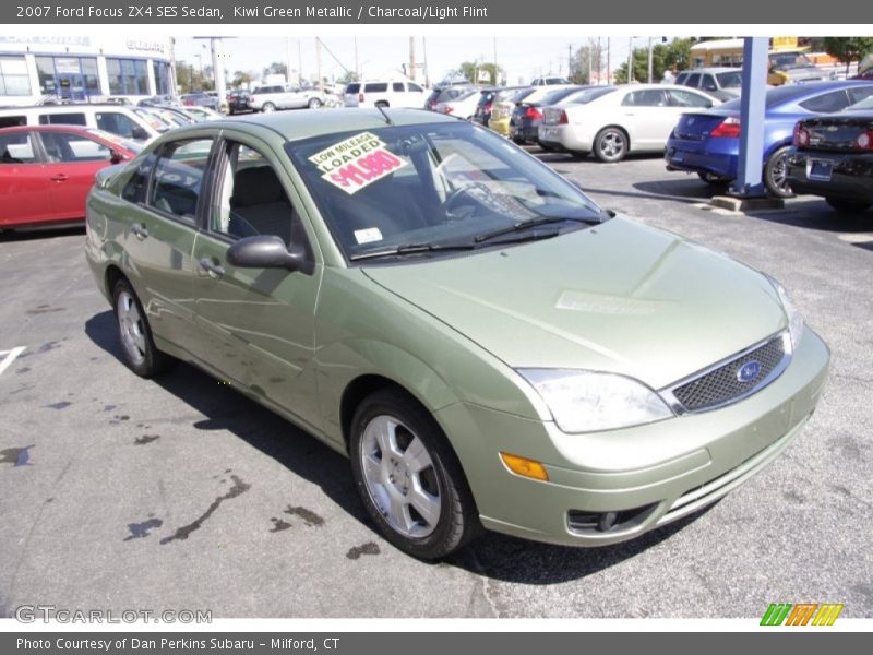 Kiwi Green Metallic / Charcoal/Light Flint 2007 Ford Focus ZX4 SES Sedan