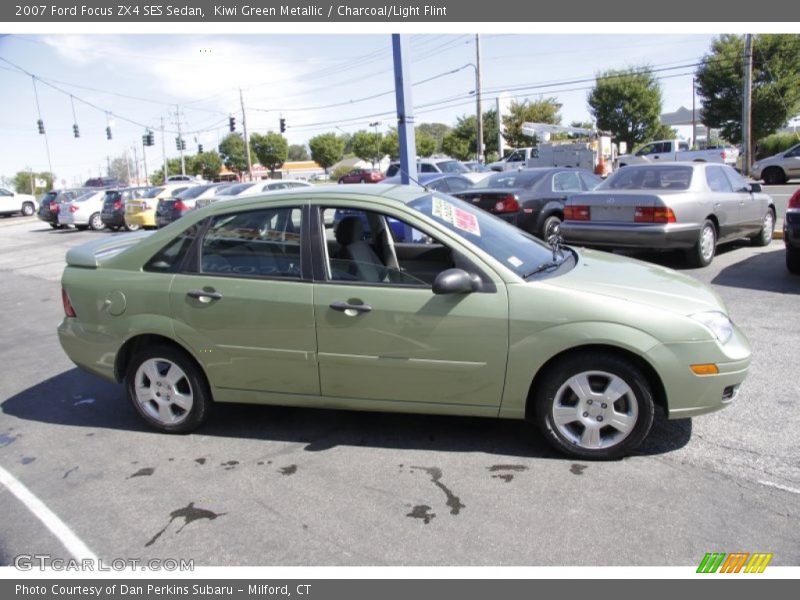 Kiwi Green Metallic / Charcoal/Light Flint 2007 Ford Focus ZX4 SES Sedan