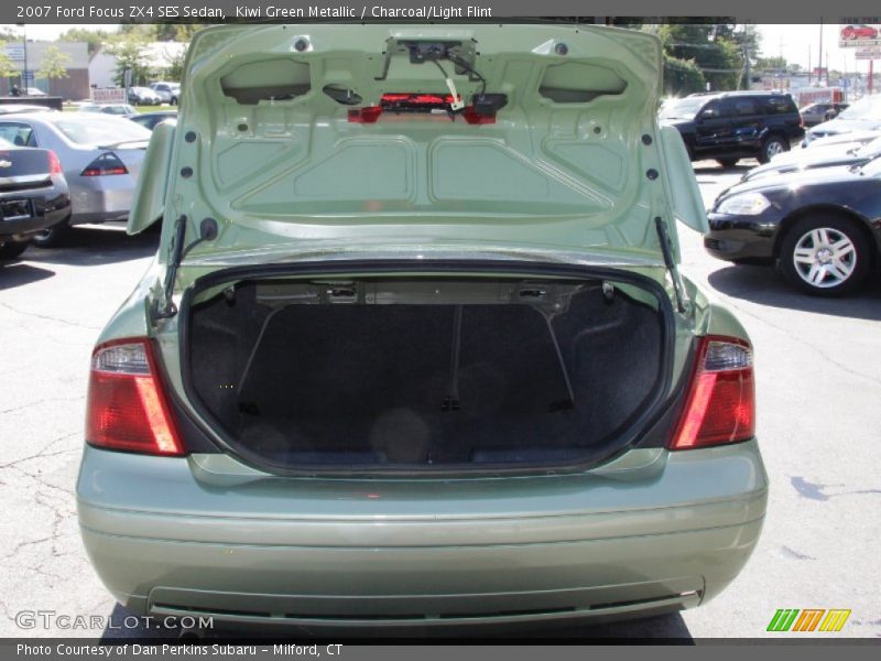 Kiwi Green Metallic / Charcoal/Light Flint 2007 Ford Focus ZX4 SES Sedan