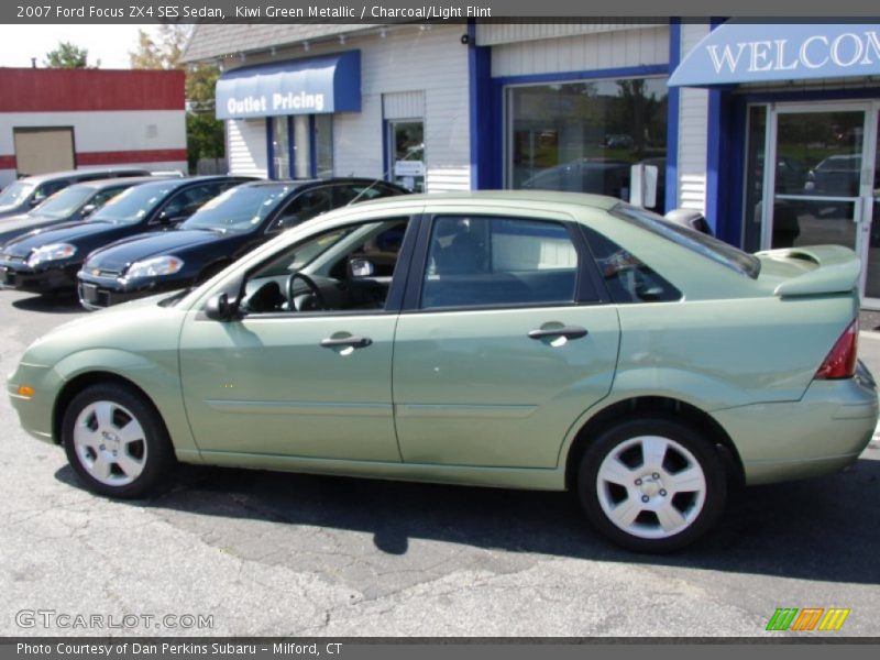 Kiwi Green Metallic / Charcoal/Light Flint 2007 Ford Focus ZX4 SES Sedan