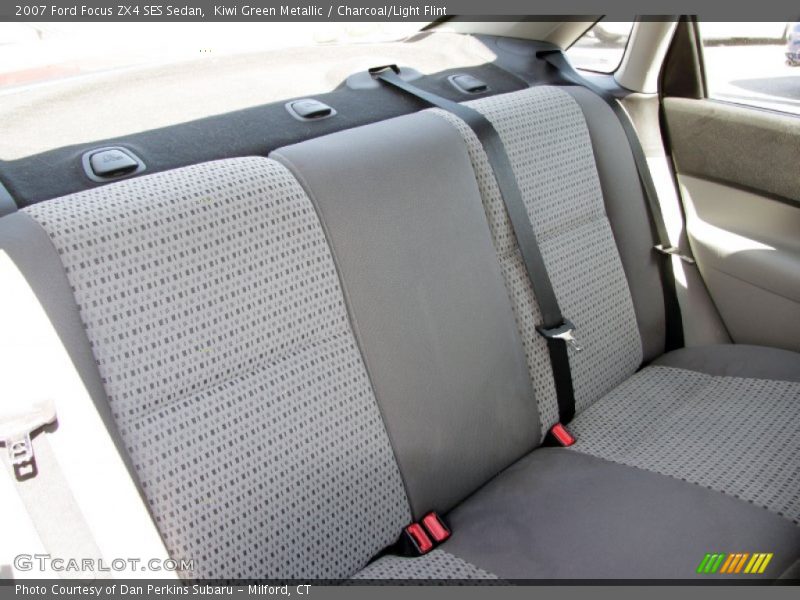 Kiwi Green Metallic / Charcoal/Light Flint 2007 Ford Focus ZX4 SES Sedan