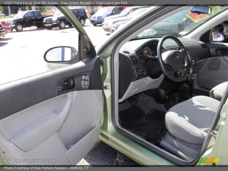 Kiwi Green Metallic / Charcoal/Light Flint 2007 Ford Focus ZX4 SES Sedan