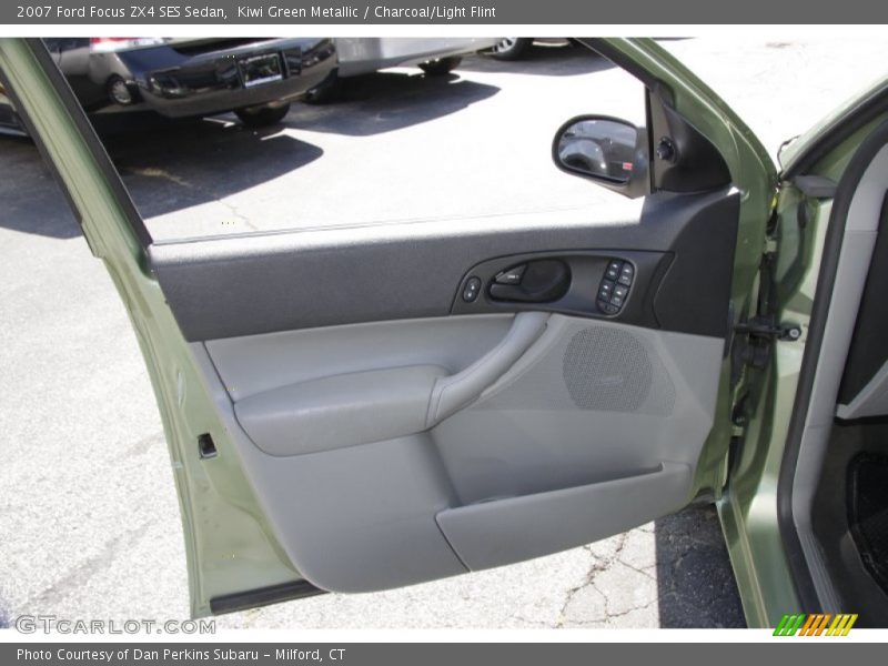 Kiwi Green Metallic / Charcoal/Light Flint 2007 Ford Focus ZX4 SES Sedan