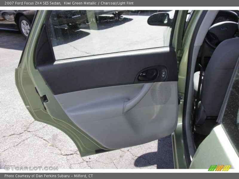 Kiwi Green Metallic / Charcoal/Light Flint 2007 Ford Focus ZX4 SES Sedan