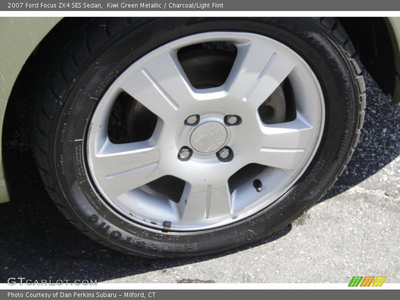 Kiwi Green Metallic / Charcoal/Light Flint 2007 Ford Focus ZX4 SES Sedan
