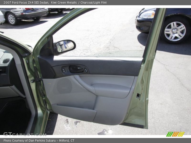 Kiwi Green Metallic / Charcoal/Light Flint 2007 Ford Focus ZX4 SES Sedan