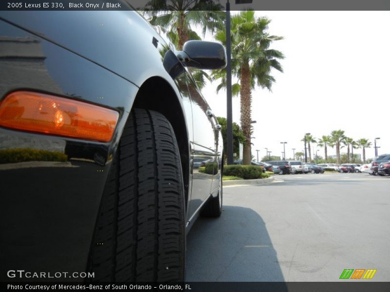 Black Onyx / Black 2005 Lexus ES 330