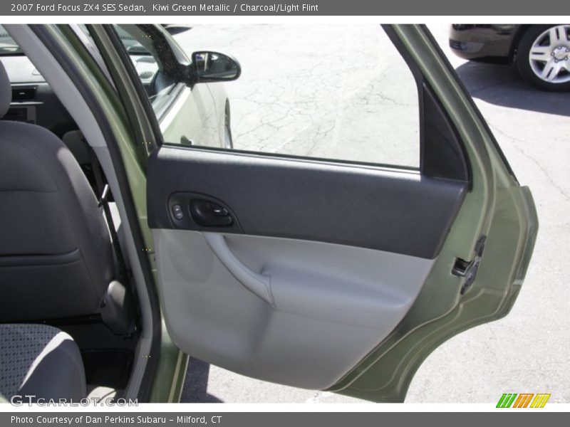 Kiwi Green Metallic / Charcoal/Light Flint 2007 Ford Focus ZX4 SES Sedan