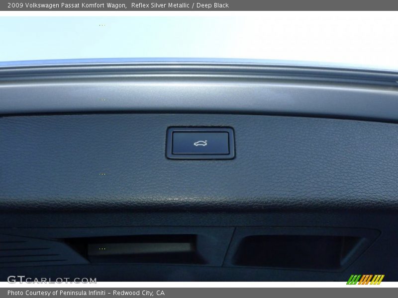 Reflex Silver Metallic / Deep Black 2009 Volkswagen Passat Komfort Wagon