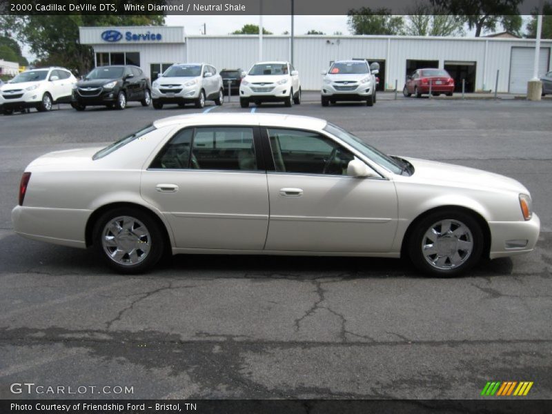 White Diamond / Neutral Shale 2000 Cadillac DeVille DTS