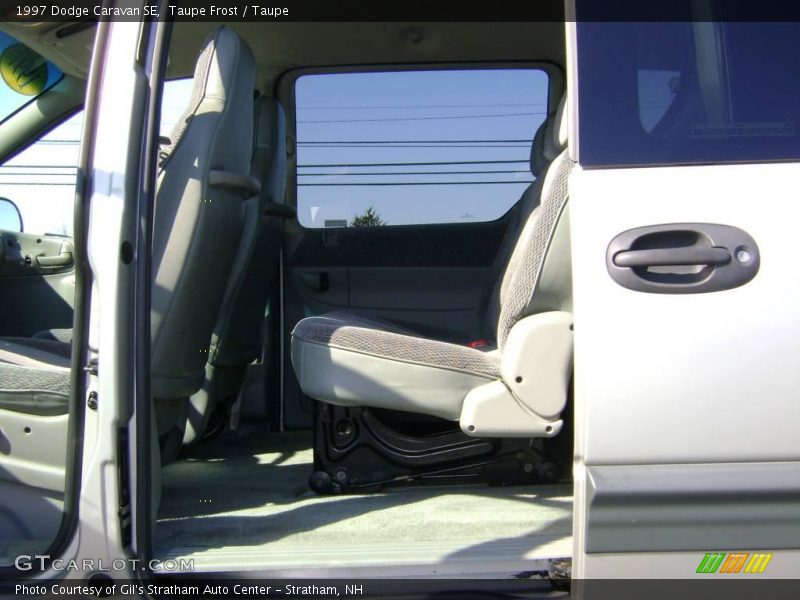 Taupe Frost / Taupe 1997 Dodge Caravan SE