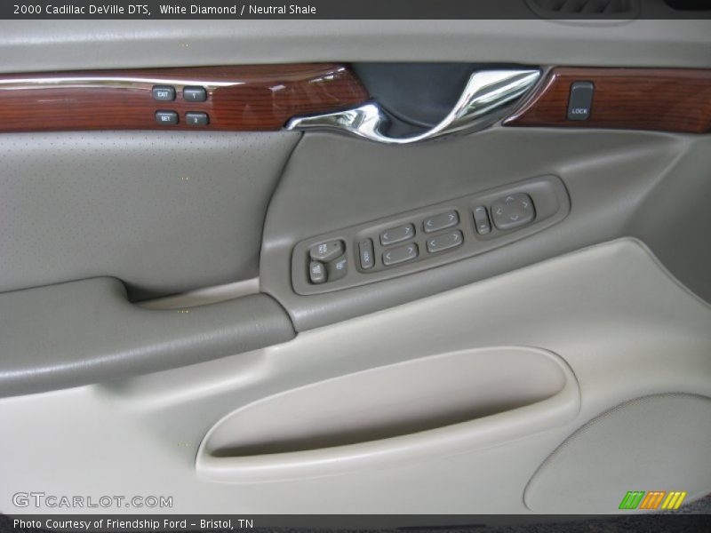 Controls of 2000 DeVille DTS