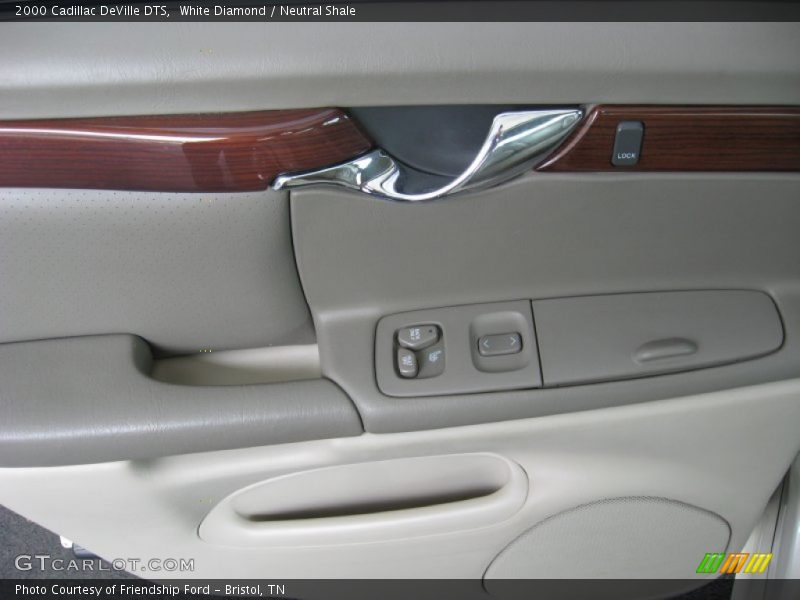 White Diamond / Neutral Shale 2000 Cadillac DeVille DTS