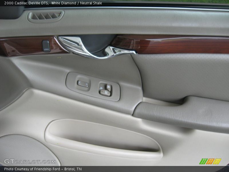 White Diamond / Neutral Shale 2000 Cadillac DeVille DTS