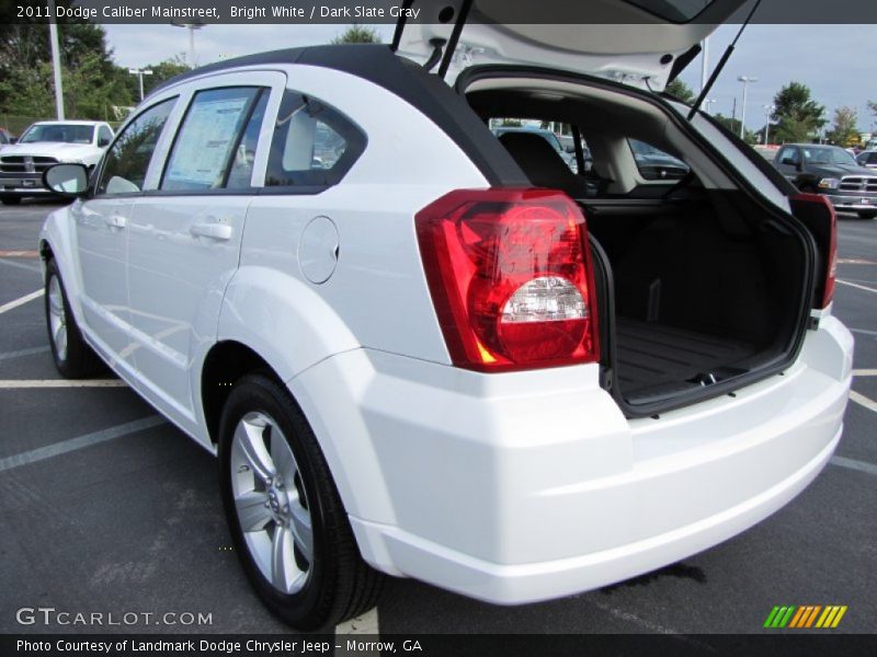 Bright White / Dark Slate Gray 2011 Dodge Caliber Mainstreet