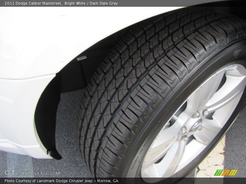 Bright White / Dark Slate Gray 2011 Dodge Caliber Mainstreet