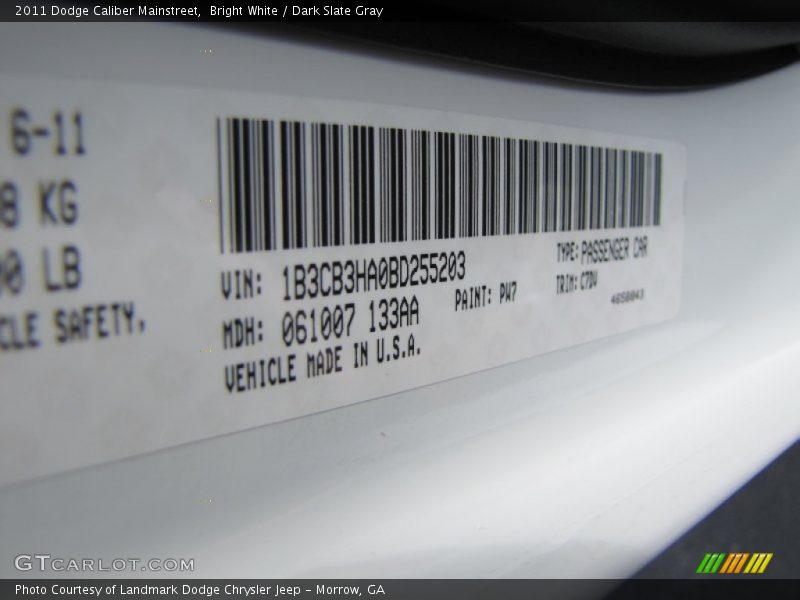 Bright White / Dark Slate Gray 2011 Dodge Caliber Mainstreet