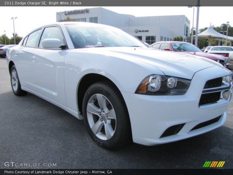 Bright White / Black 2011 Dodge Charger SE
