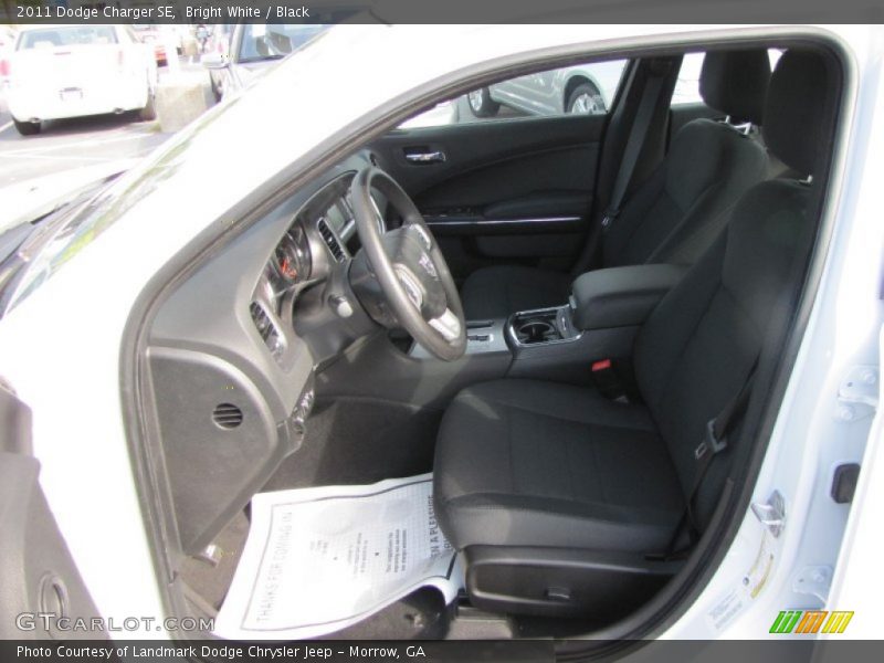 Bright White / Black 2011 Dodge Charger SE