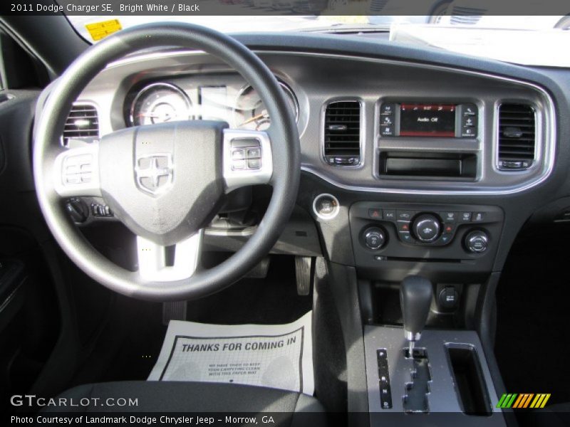 Bright White / Black 2011 Dodge Charger SE