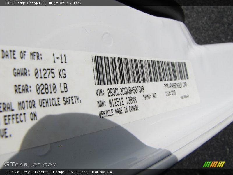 Bright White / Black 2011 Dodge Charger SE