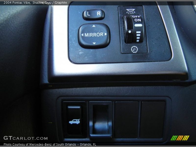 Shadow Gray / Graphite 2004 Pontiac Vibe