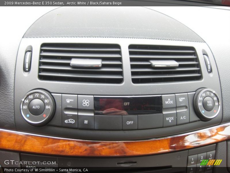 Arctic White / Black/Sahara Beige 2009 Mercedes-Benz E 350 Sedan