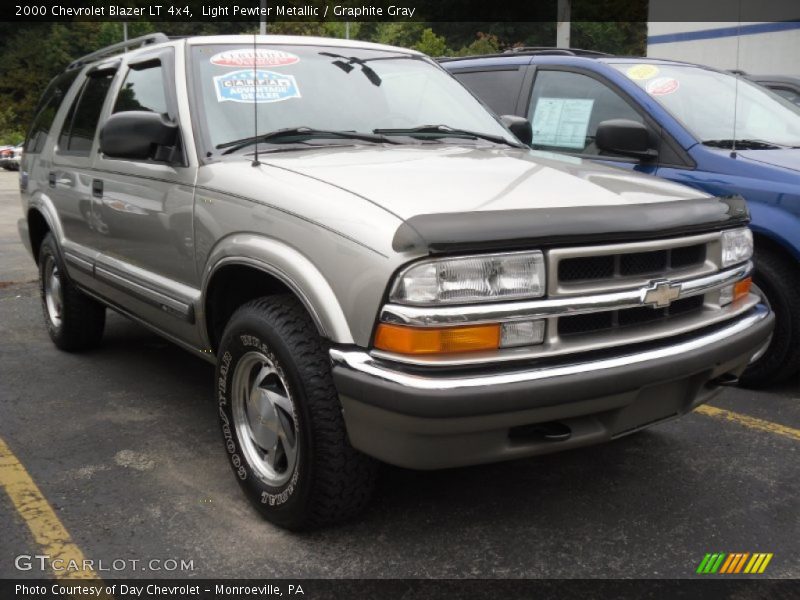 Light Pewter Metallic / Graphite Gray 2000 Chevrolet Blazer LT 4x4