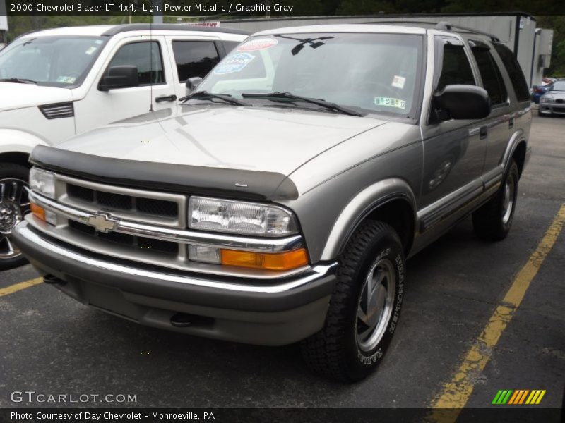 Light Pewter Metallic / Graphite Gray 2000 Chevrolet Blazer LT 4x4